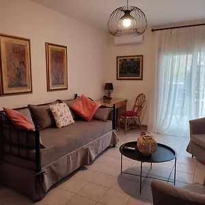 https://magdalena-sarti.hotelschalkidiki.net